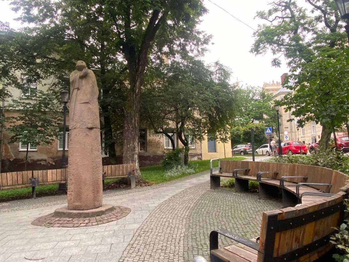 Izuminka V Centre Goroda Λβιβ Εξωτερικό φωτογραφία
